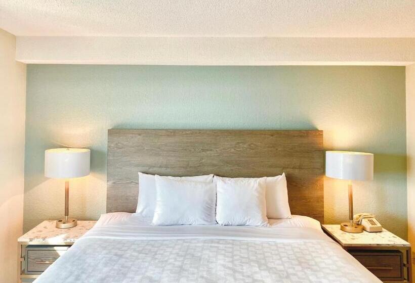 سوئیت با تخت بزرگ, Atlantic Beach Hotel Newport