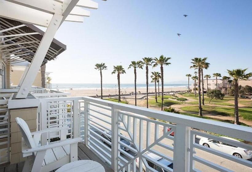 سوییت با چشم‌انداز دریا, Beach House Hotel At Hermosa Beach