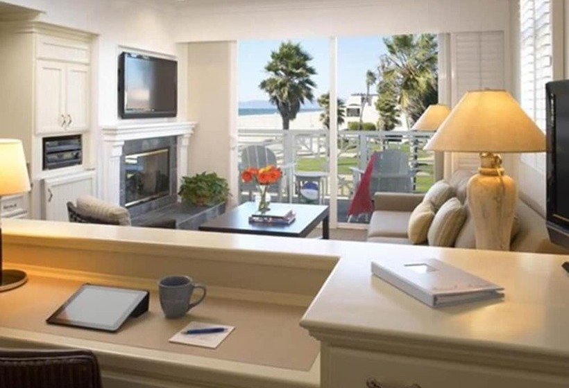 سوییت با چشم‌انداز جانبی دریا, Beach House Hotel At Hermosa Beach
