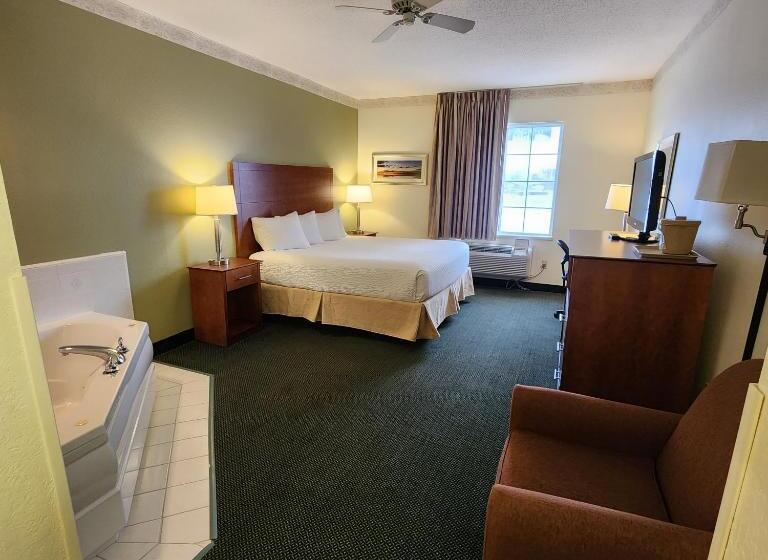 Suite cu Hidromasaj, Baymont By Wyndham Mackinaw City