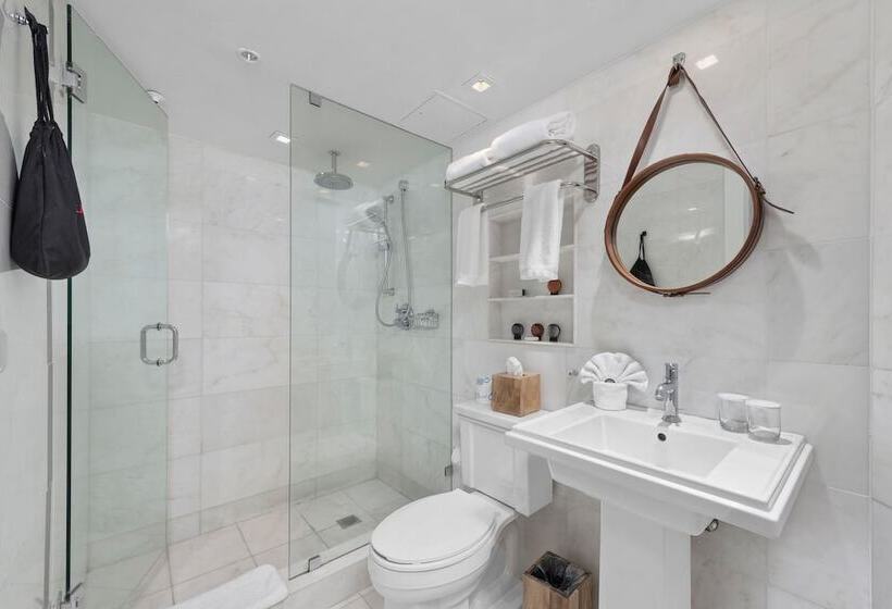 استودیوی لوکس, Bentley Hotel South Beach