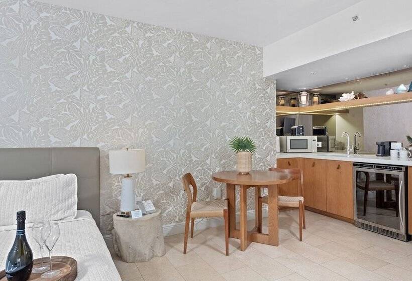 استودیوی لوکس, Bentley Hotel South Beach