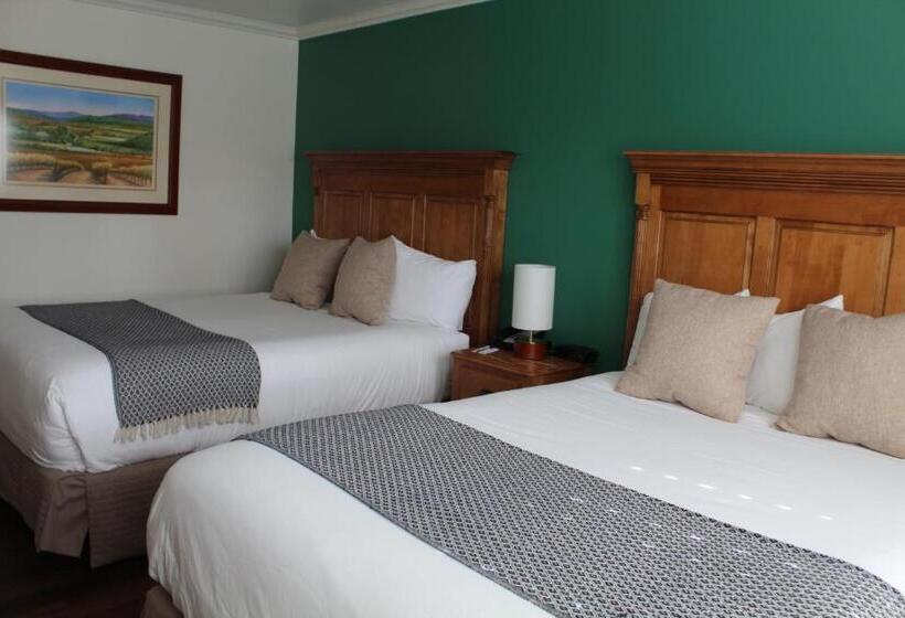 Deluxe Room, Elm House Inn