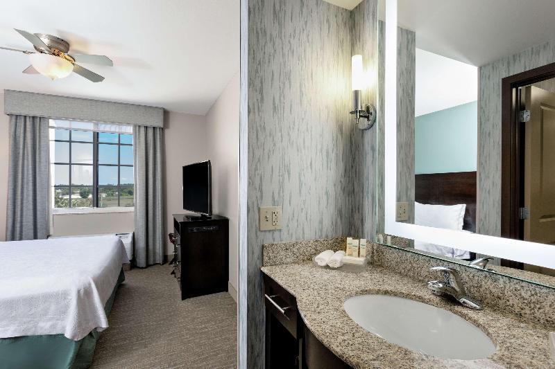 اتاق استاندارد برای معلولان, Holiday Inn Express Montgomery East I 85, An Ihg