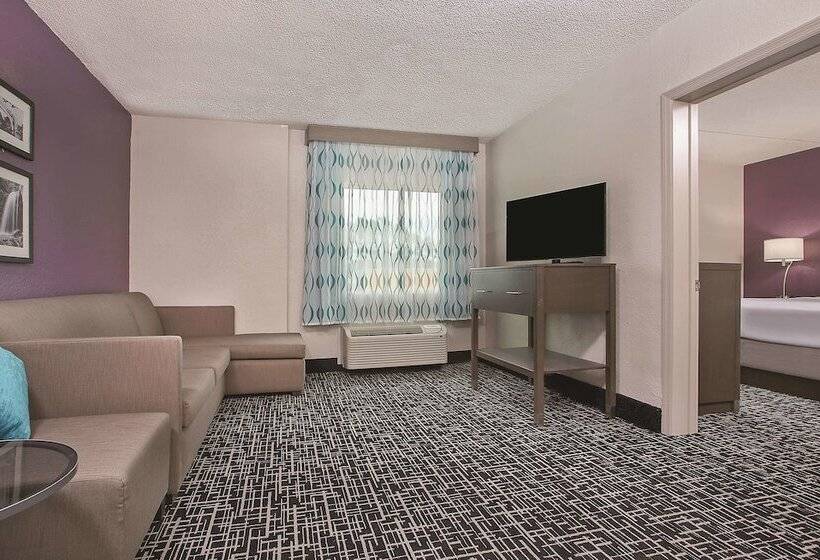 Suite, La Quinta Inn & Suites By Wyndham Chattanooga  East Ridge