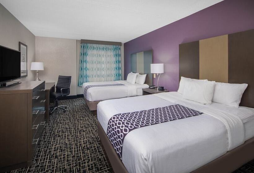 Suite, La Quinta Inn & Suites By Wyndham Chattanooga  East Ridge