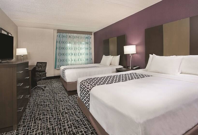 Suite, La Quinta Inn & Suites By Wyndham Chattanooga  East Ridge