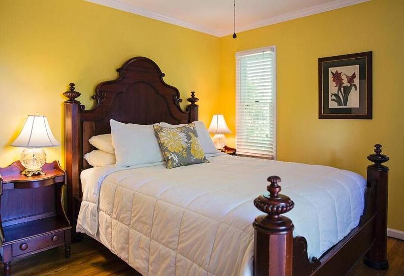 Classic Room, The Beaufort Inn