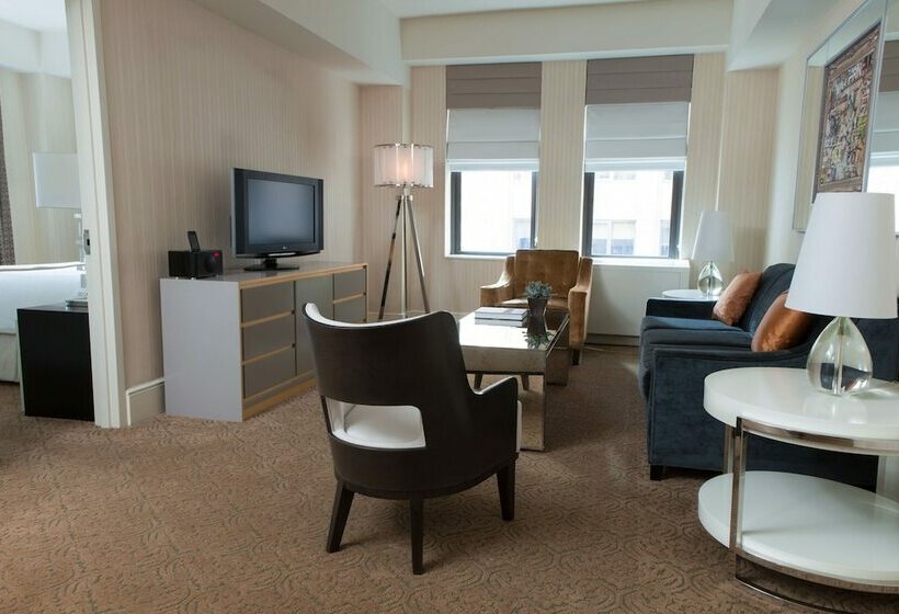 Suite Adapted for people with reduced mobility, The Benjamin Royal Sonesta New York​