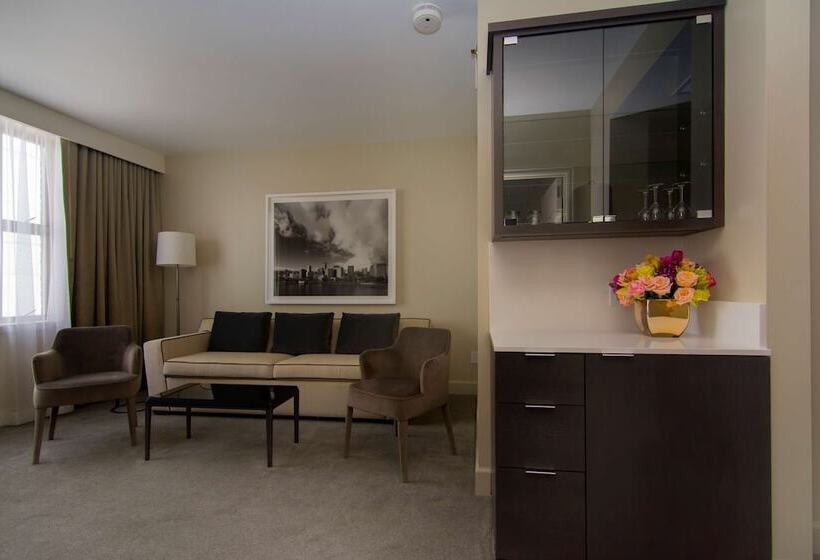 اتاق استاندارد با تخت بزرگ, The Benson Portland, Curio Collection By Hilton