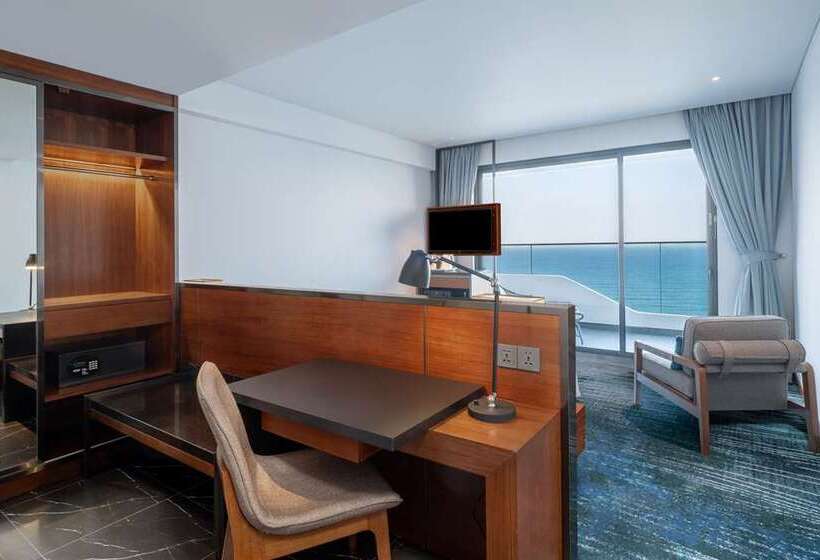 اتاق استاندارد با تخت بزرگ, The Benson Portland, Curio Collection By Hilton