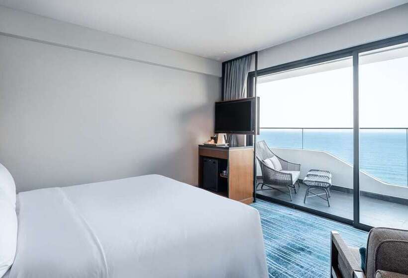 اتاق استاندارد با تخت بزرگ, The Benson Portland, Curio Collection By Hilton