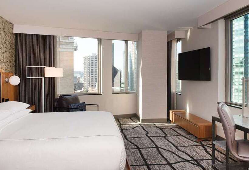 اتاق استاندارد با تخت بزرگ, The Benson Portland, Curio Collection By Hilton