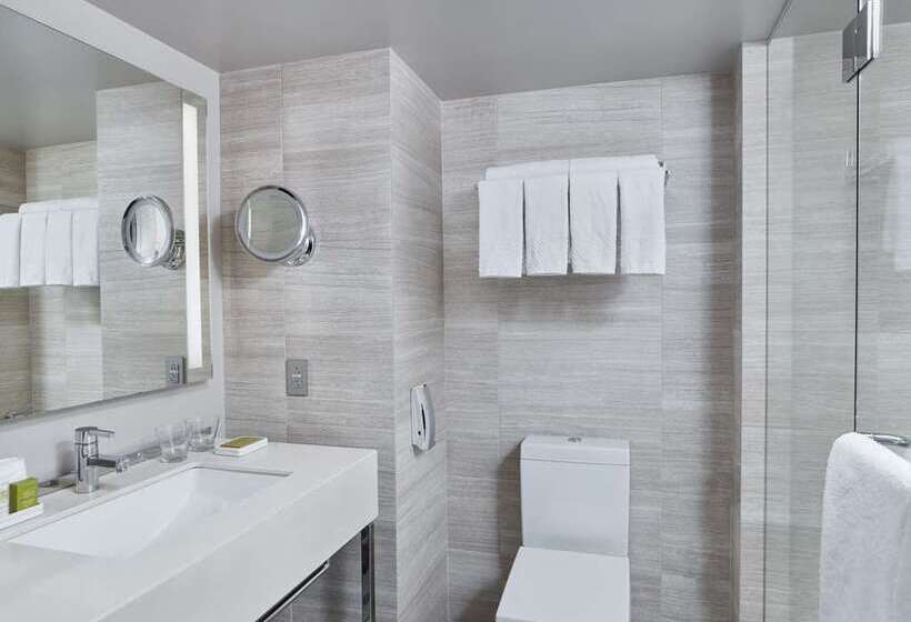 اتاق استاندارد با تخت بزرگ, The Benson Portland, Curio Collection By Hilton