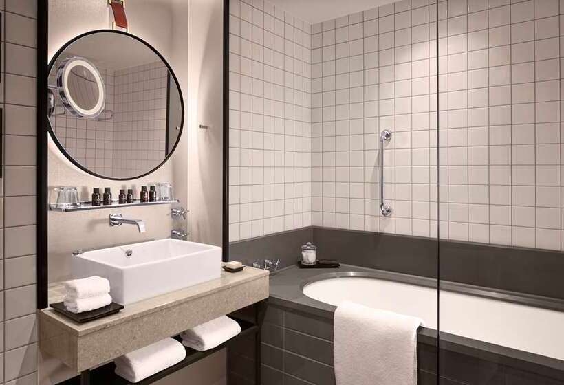 اتاق استاندارد با تخت دو نفره بزرگ, The Benson Portland, Curio Collection By Hilton