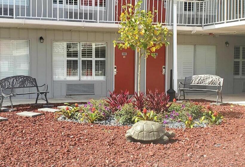 اتاق استاندارد با تخت بزرگ برای معلولان, Vero Beach Inn & Suites Vero Beach I 95