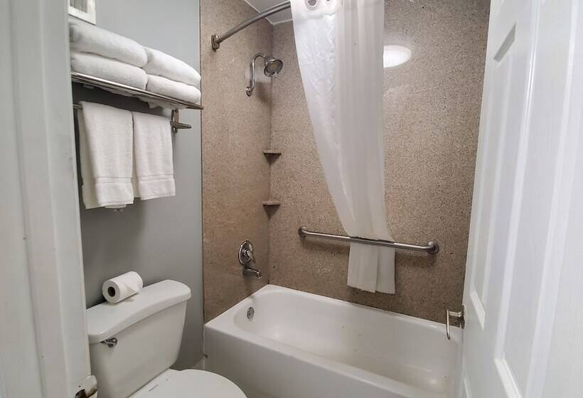 سوییت با چشم‌انداز استخر, Vero Beach Inn & Suites Vero Beach I 95