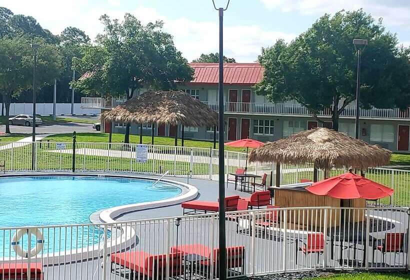 Suite Vista Piscina, Vero Beach Inn & Suites