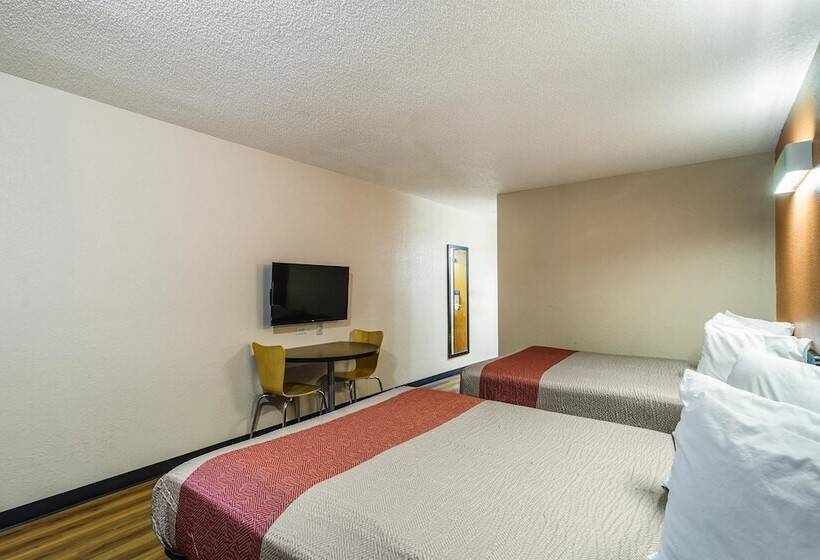 اتاق استاندارد با 2 تخت دوبل, Motel 6libertyville, Il