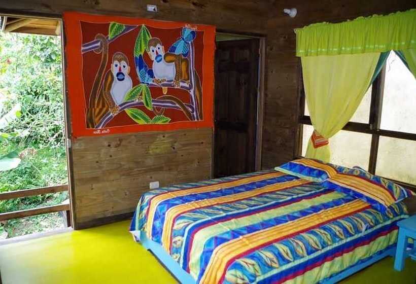 اتاق استاندارد, Wood House Hostel