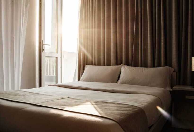 اتاق استاندارد با تراس, C Est La Vie
