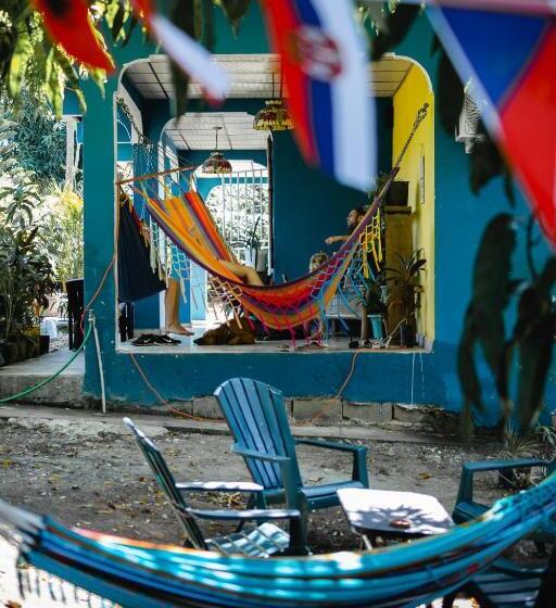اتاق استاندارد با چشم‌انداز باغ, Hostal & Café Travelers