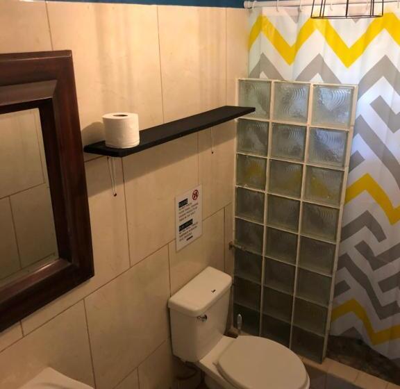 اتاق استاندارد, Hostal & Café Travelers