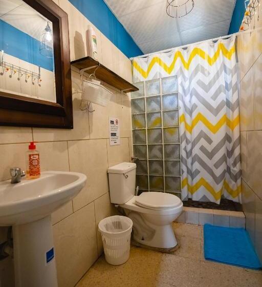 اتاق استاندارد, Hostal & Café Travelers