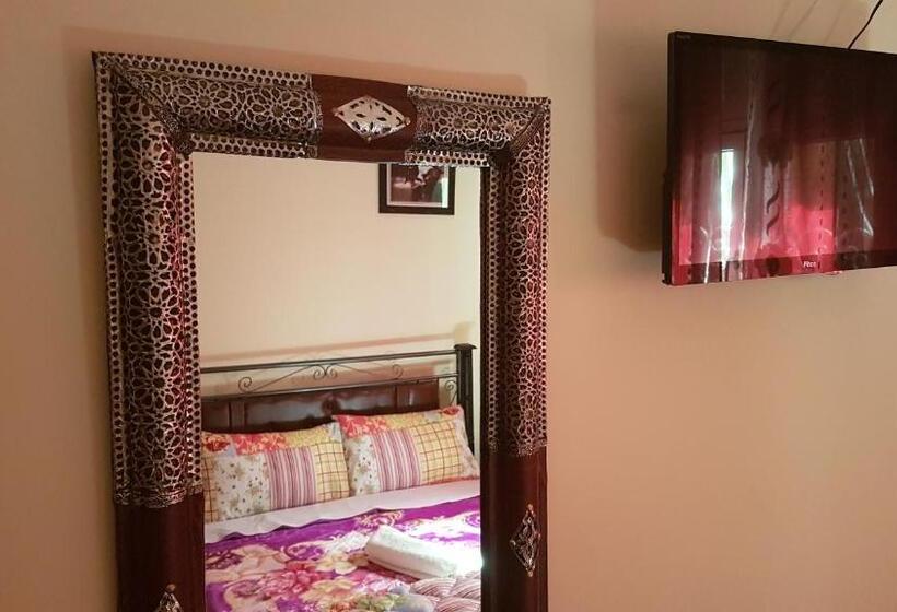 اتاق استاندارد با سرویس بهداشتی مشترک, Nice 06