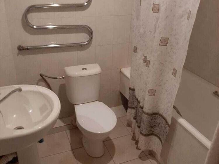 اتاق استاندارد سه نفره, Ani Guest House