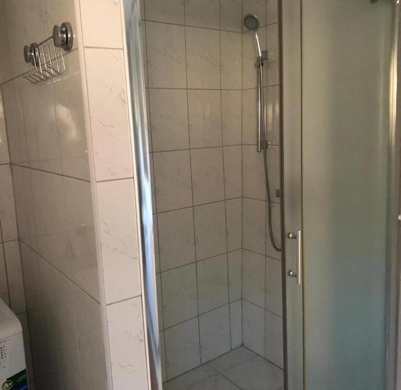 ویلای یک اتاق خوابه با استخر شنا, Vila Hana