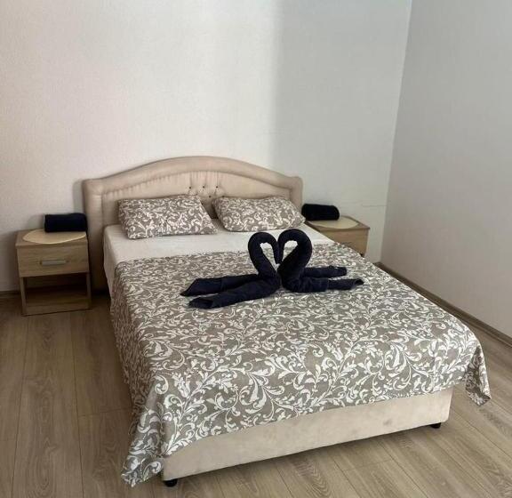 استودیوی لوکس, Vila Hana