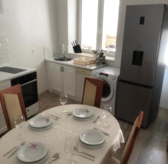 ویلای یک اتاق خوابه با استخر شنا, Vila Hana