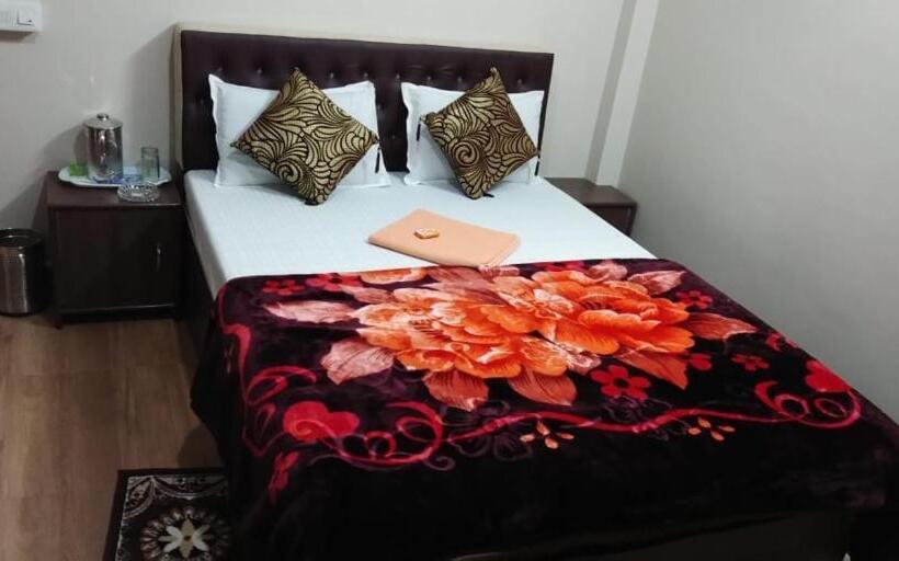 اتاق لوکس, Honix Residency