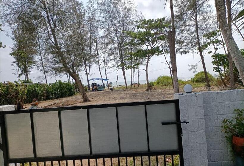 بانگلوی لوکس, Kadalamma Beach Homestay