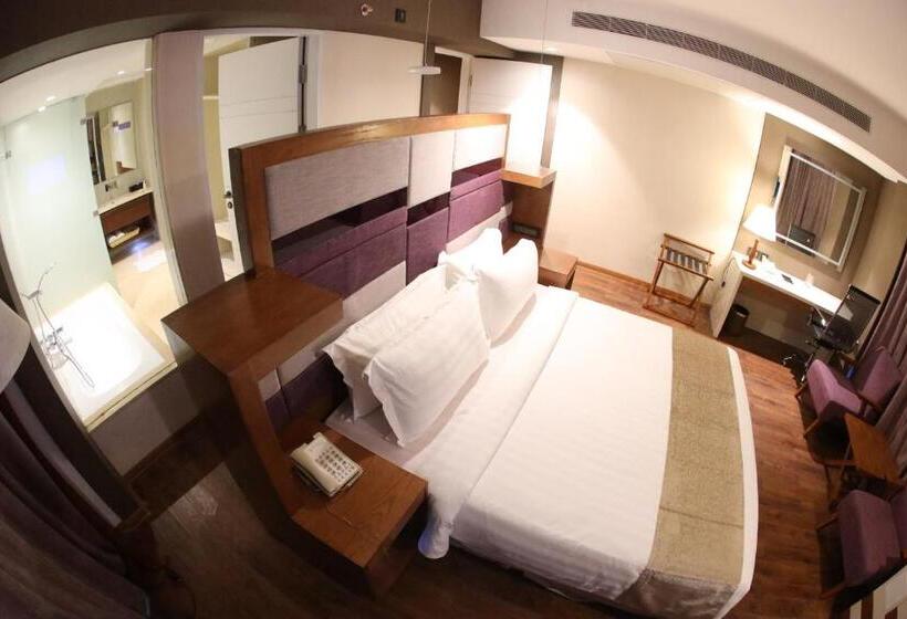 Suite Queen Bed, Regenta Central Rs Chennai Omr Sipcot