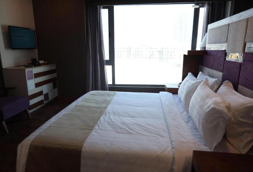 Suite Queen Bed, Regenta Central Rs Chennai Omr Sipcot