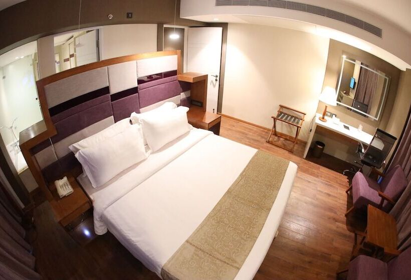 Suite Queen Bed, Regenta Central Rs Chennai Omr Sipcot