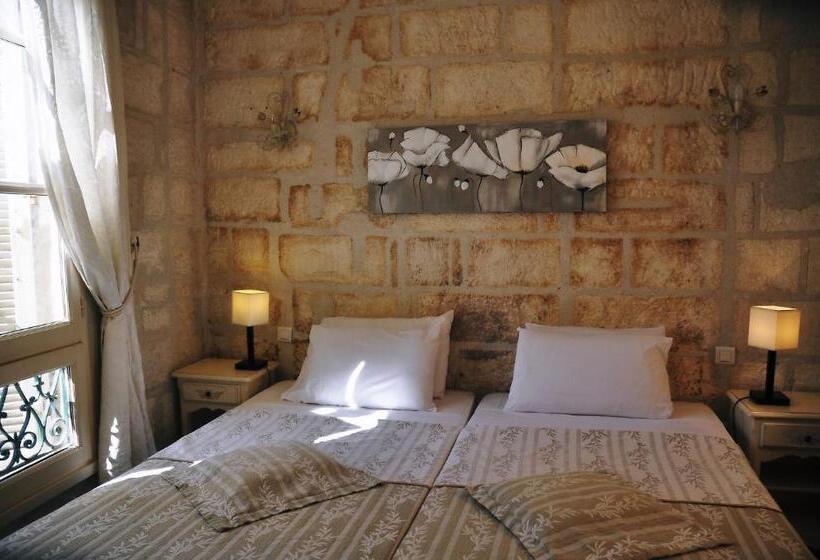 Номер Superior, Hôtel Du Palais Des Papes