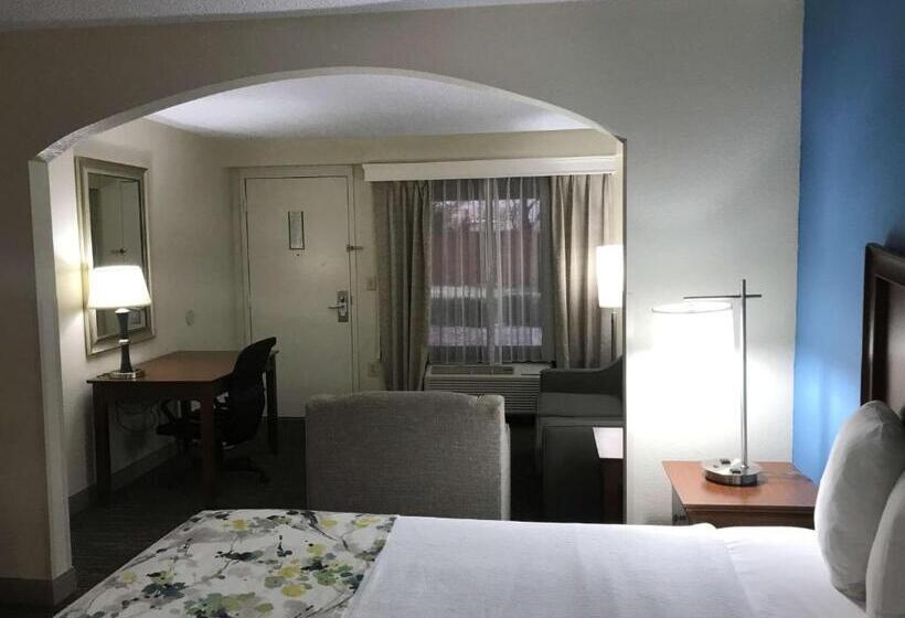 اتاق استاندارد با تخت بزرگ برای معلولان, Best Western Inn & Suites Monroe