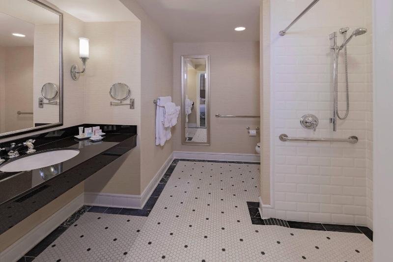 اتاق استاندارد برای معلولان, Best Western Plaza Inn
