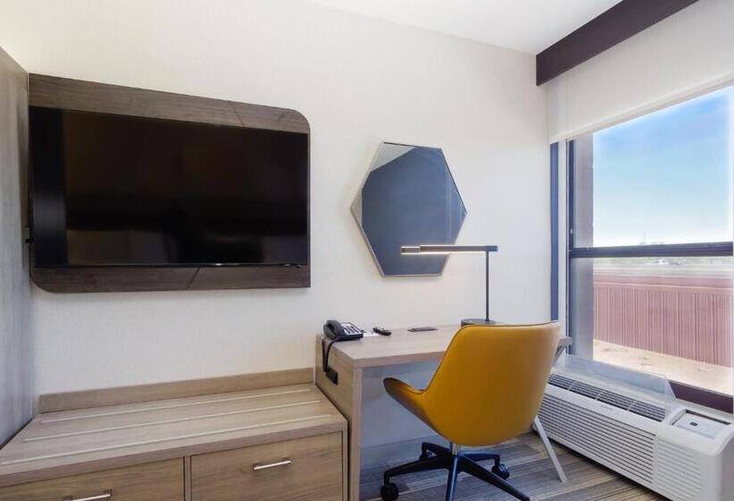 اتاق استاندارد با تخت بزرگ برای معلولان, Holiday Inn Express & Suites Phoenix   Tempe, An Ihg