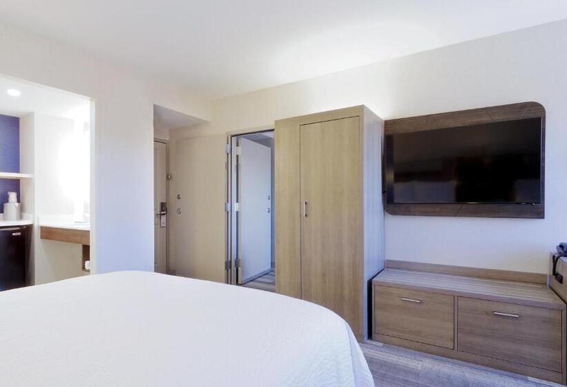 Standard Room King Bed Adapted for people with reduced mobility, Holiday Inn Express & Suites Phoenix – Tempe