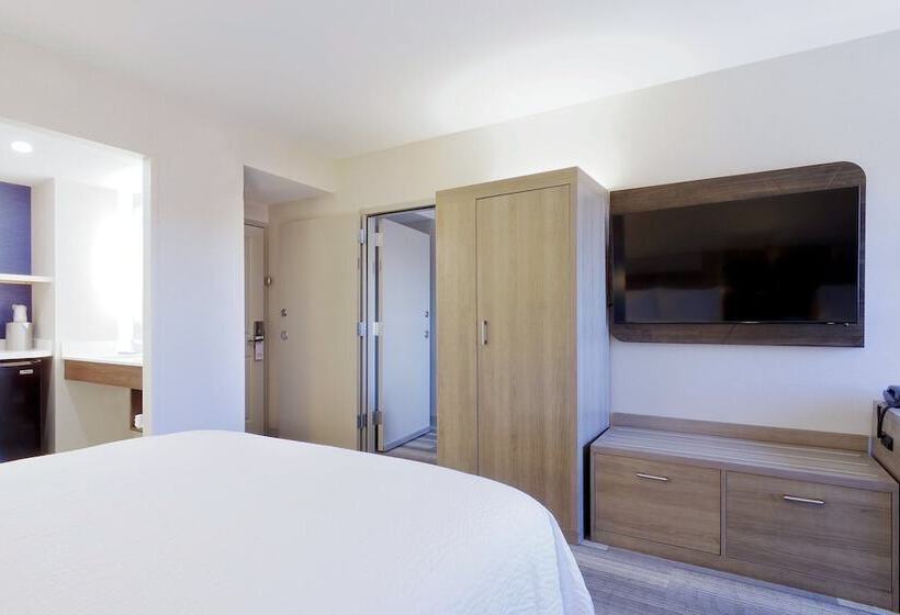 Suite Adapted for people with reduced mobility, Holiday Inn Express & Suites Phoenix – Tempe