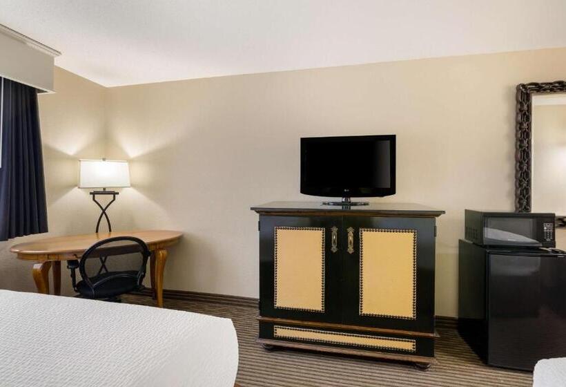 Номер Стандарт, Revel Hotel Minot   Surestay Collection By Best Western