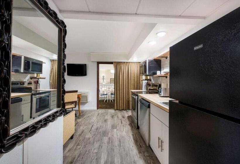 Люкс Кровать Кинг, Revel Hotel Minot   Surestay Collection By Best Western