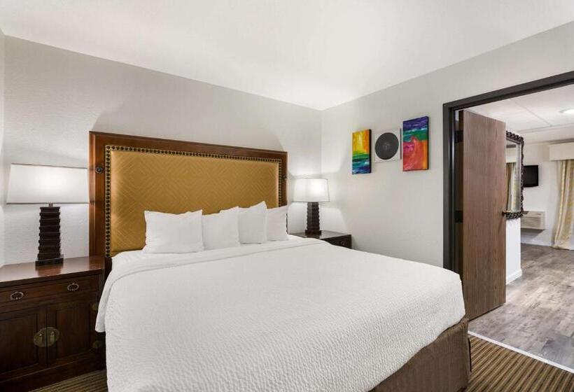Люкс Кровать Кинг, Revel Hotel Minot   Surestay Collection By Best Western