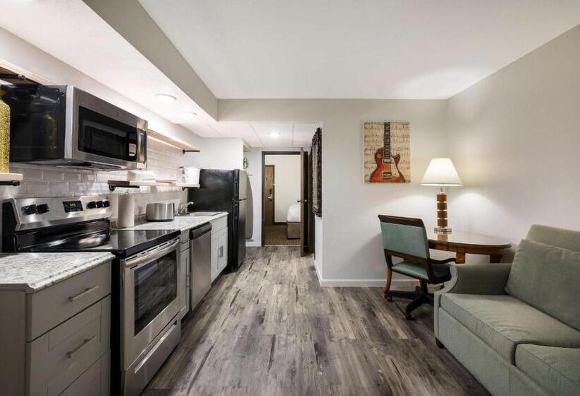 Люкс Кровать Кинг, Revel Hotel Minot   Surestay Collection By Best Western