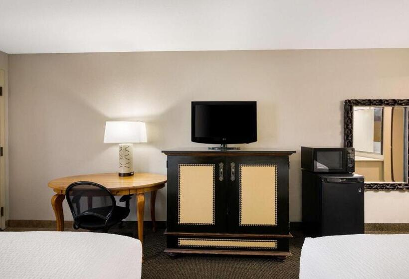 Номер Стандарт, Revel Hotel Minot   Surestay Collection By Best Western