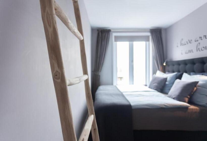 اتاق سوپریور چهار تخته, Bed And Breakfast The Rose